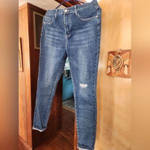 Never worn! SHEIN skinny jeans, size Large